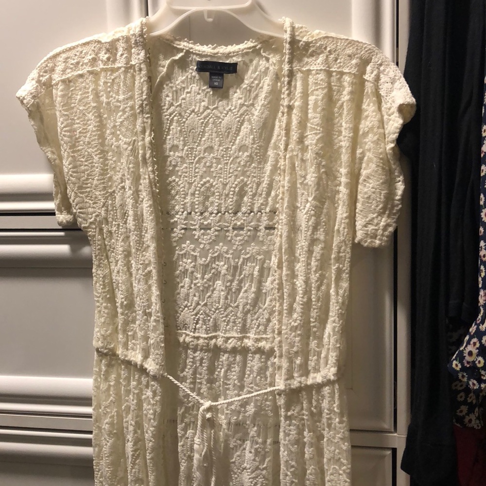 Kendall and Kylie lace kimono size XS